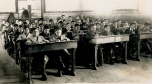 Edad Moderna: Claves Históricas y su Legado Educativo 5 Clase escolar durante la Edad Moderna