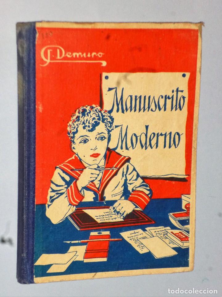 Manuscrito antiguo y libro moderno