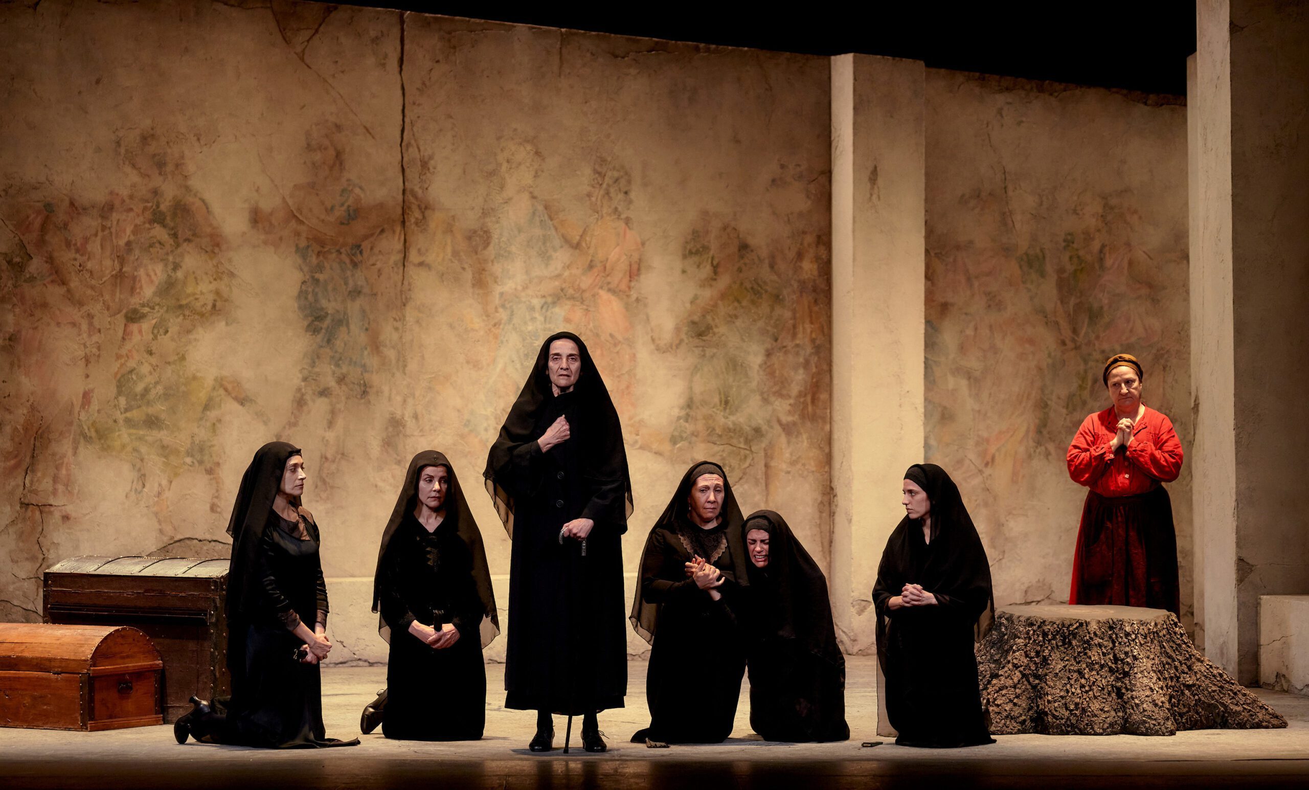 Por qué La casa de Bernarda Alba es una tragedia 3 Mujeres en luto, La casa de Bernarda Alba