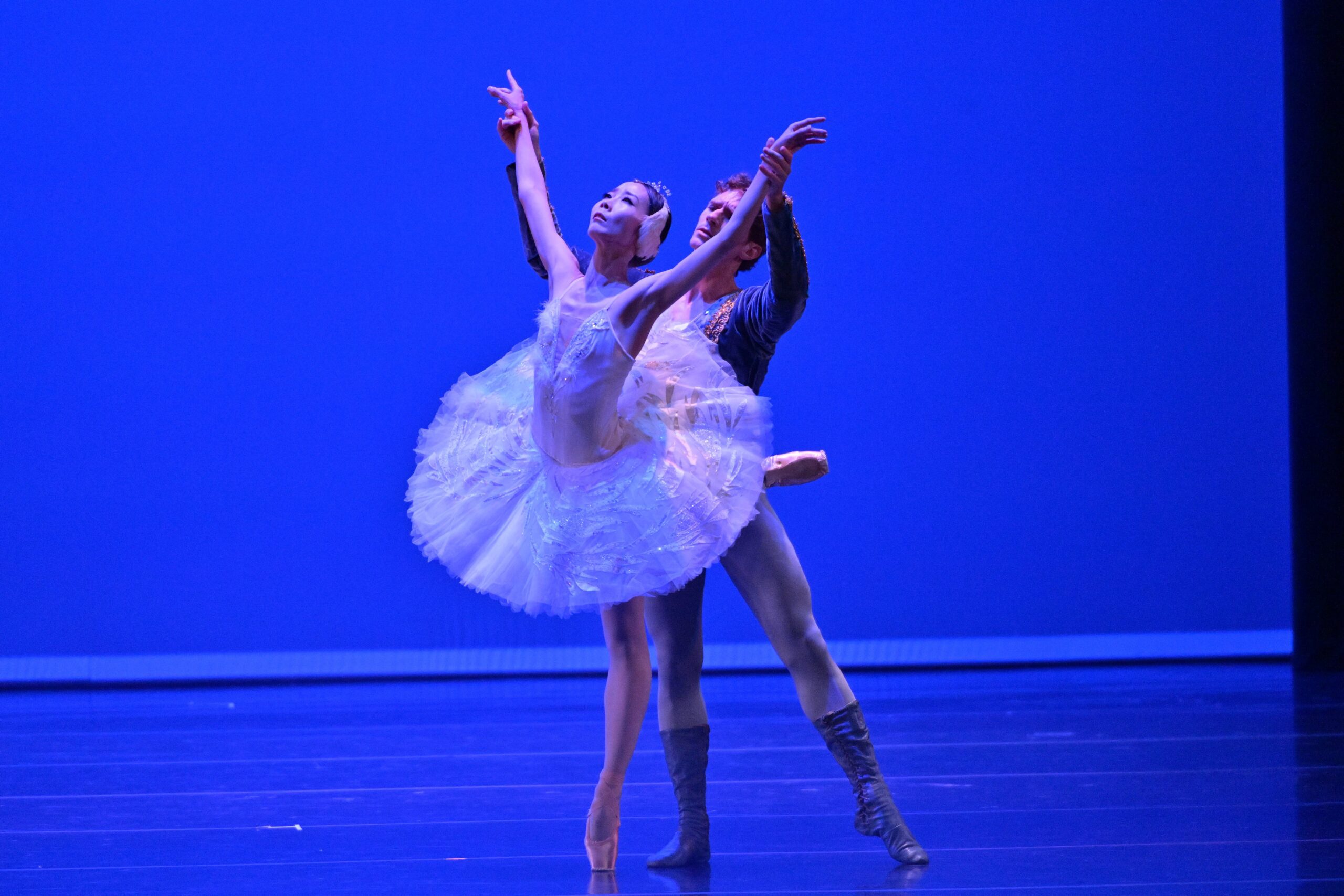 Bailarina clásica en plena actuación
