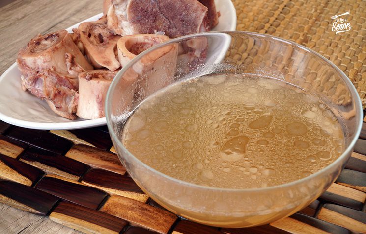 Qué es el caldo de huesos de Santa Paciencia y cómo prepararlo 11 caldo huesos