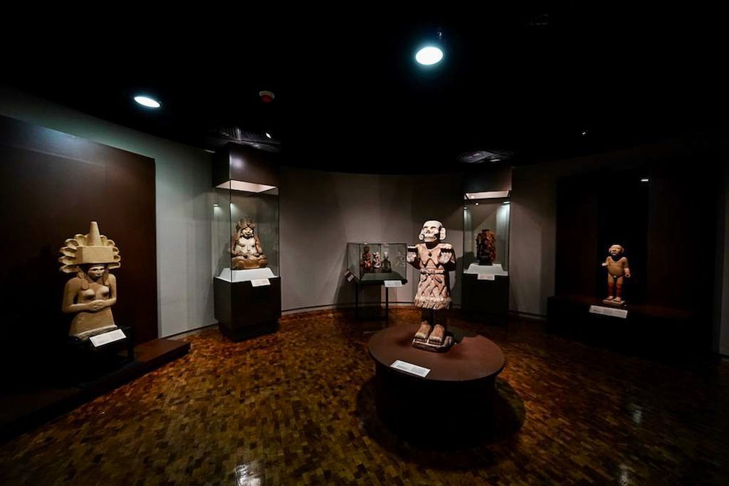 Qué significa prehispánico Wikipedia 3 Artefactos prehispánicos en un museo