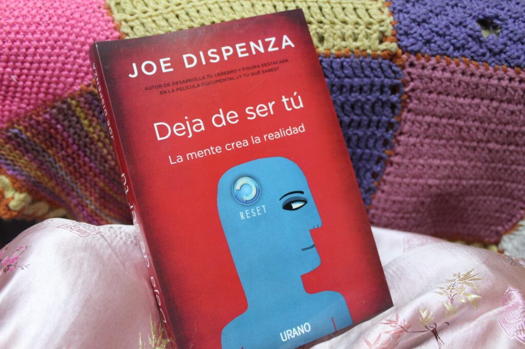 Qué opinan los lectores sobre el libro Deja de ser tú" 8 libro deja